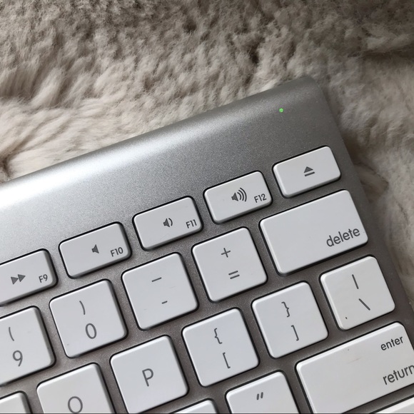 Apple Wireless Keyboard - Picture 2 of 7
